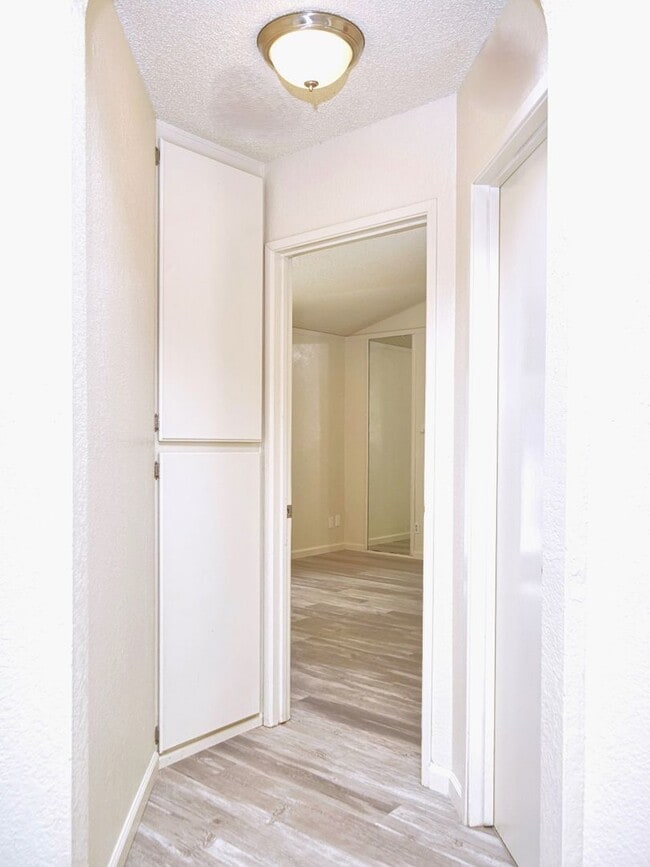 Building Photo - Cozy 2bed 1 bath South Natomas home availa...