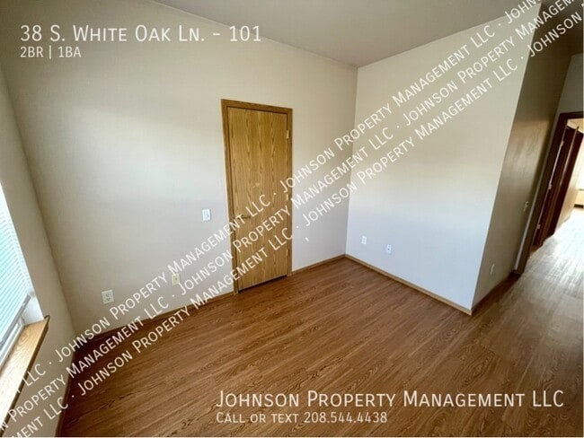 Building Photo - 38 S White Oak Ln
