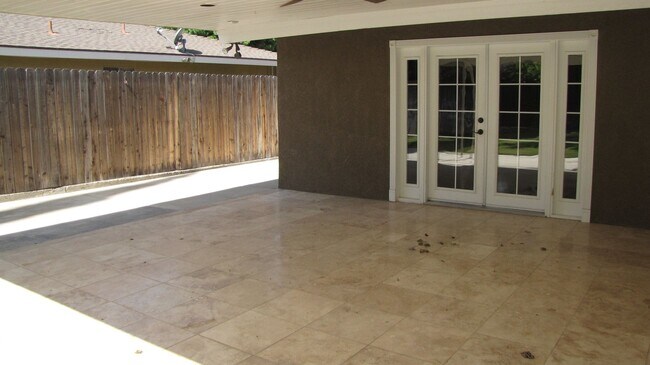 Building Photo - 804 Ferdinand Ct