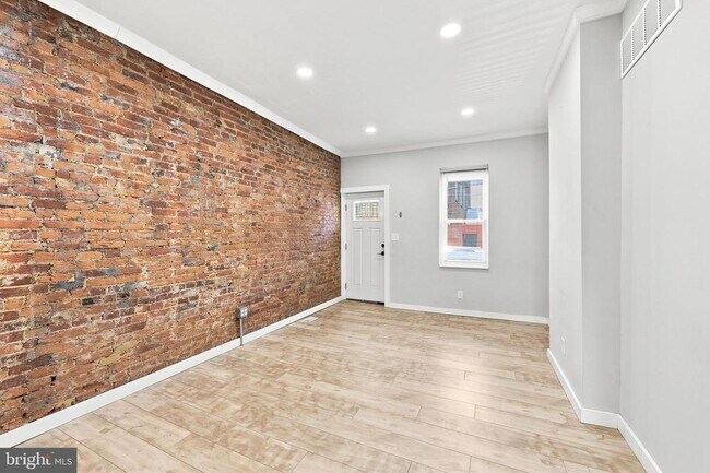 Building Photo - 2307 N Mascher St