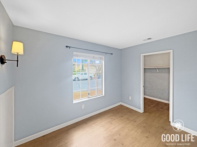 Building Photo - Inviting 2BD/1BA Gated Home in Vista with a 2 Car Garage, Private Yard & Community Amenities