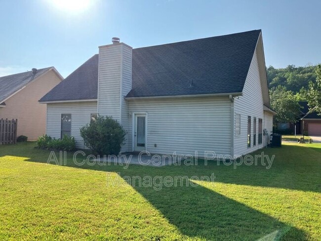 Building Photo - 2045 Forest Lakes Ln
