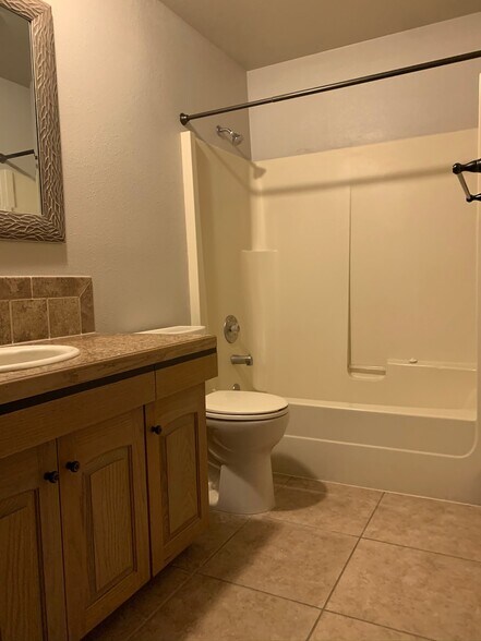 Building Photo - 1604 Sand Ct