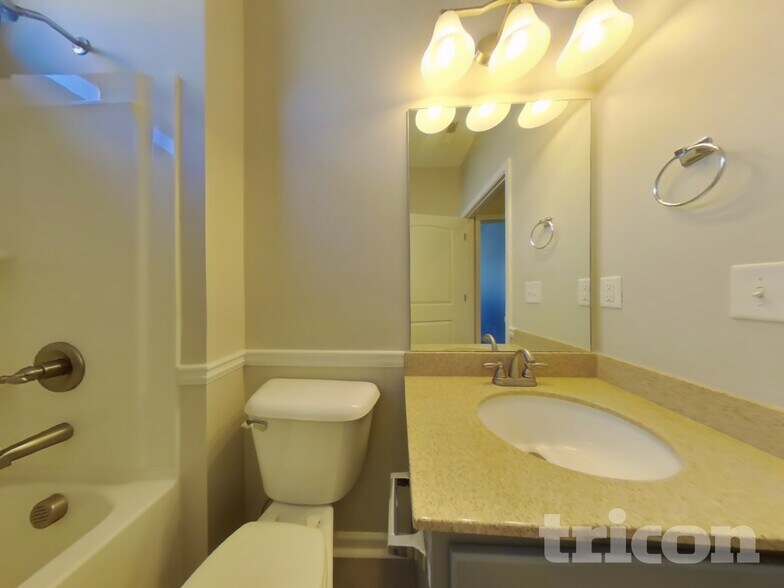 Building Photo - 23 Mercer Ln