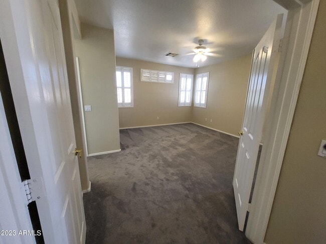 Building Photo - 6816 W Buckskin Trail