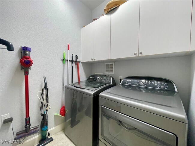 Building Photo - 9024 Whimbrel Watch Ln