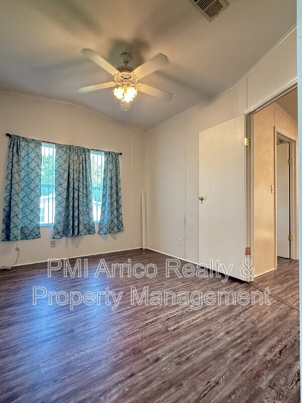 Building Photo - 3515 Zephyr Ln
