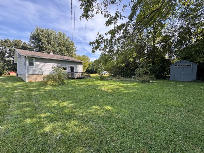 Building Photo - 2703 E Midland Rd