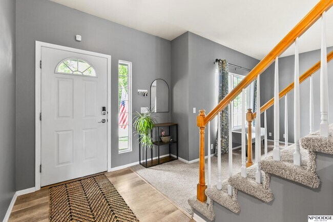Building Photo - 1104 Valleyview Dr