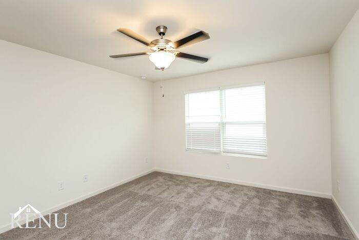 Building Photo - 3094 Calcutta St