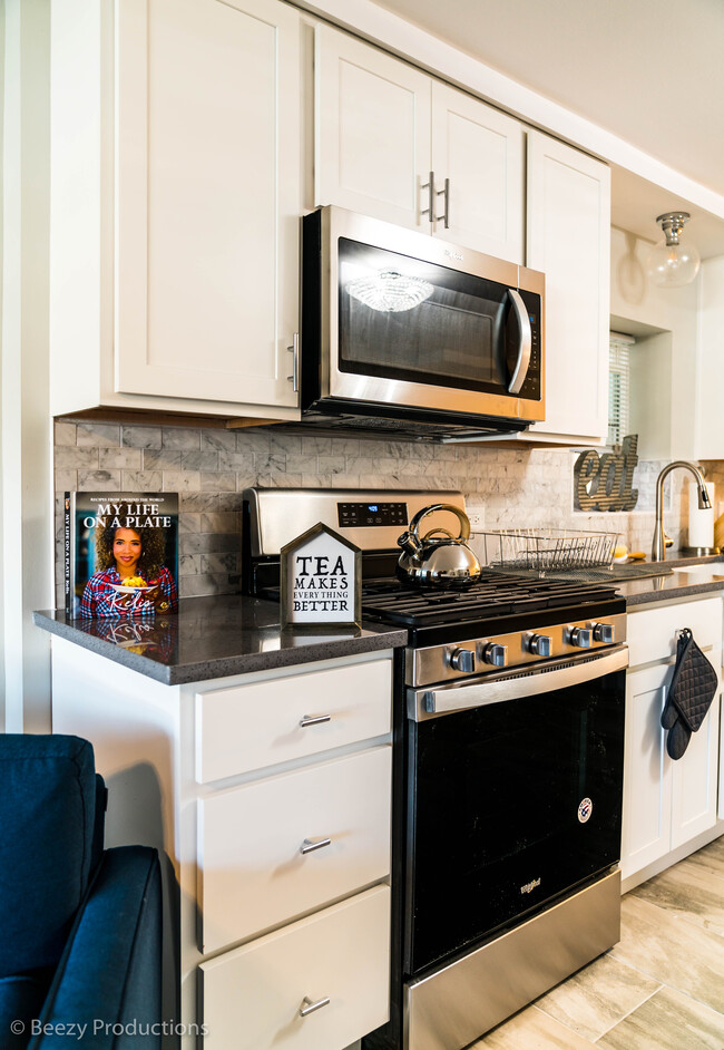 Kitchen 2 - 3714 Clarence Ave