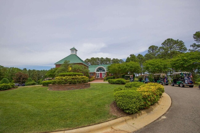 Building Photo - "Spacious 4-Bedroom, 2.5 Bath Gem with Law...