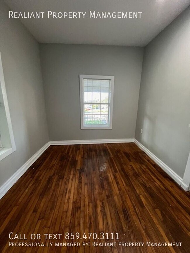 Building Photo - 505 Broadway-