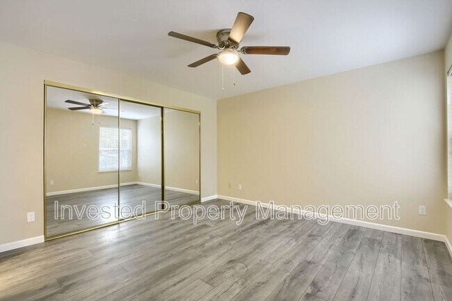 Building Photo - 6755 S Ivy St