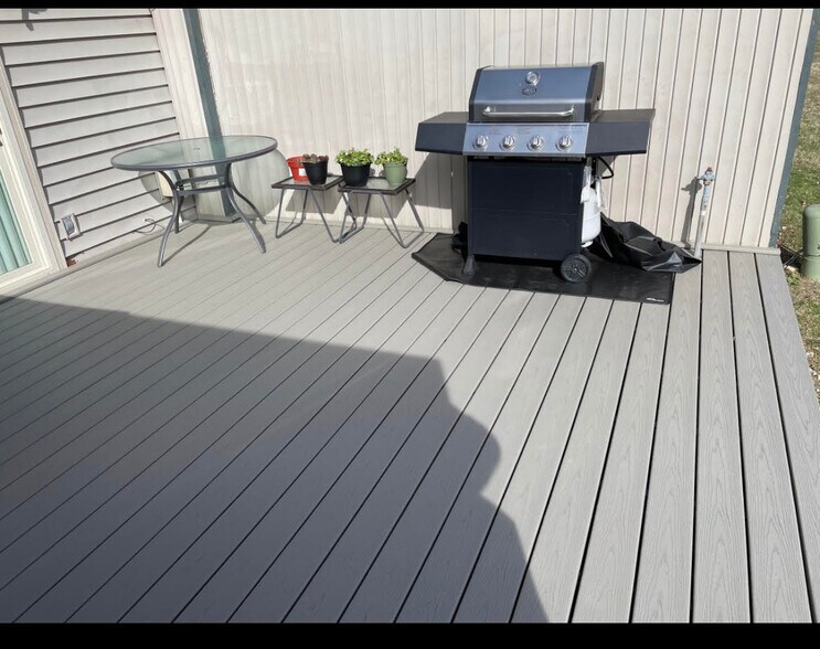 Deck - 39 Lakeshore Ln