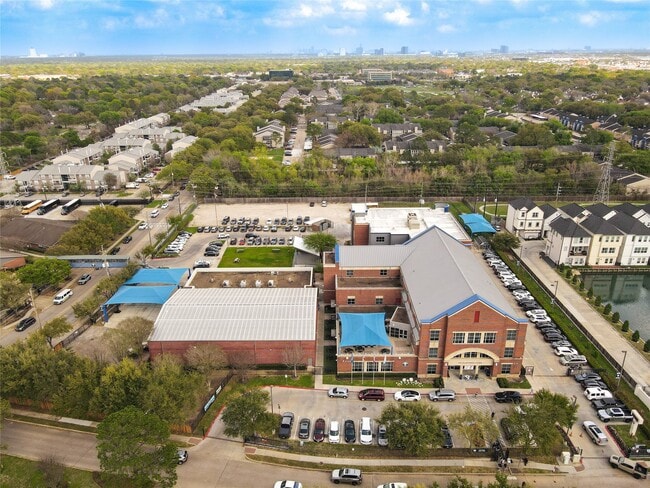 Building Photo - 1931 Pueblo Nuevo Path