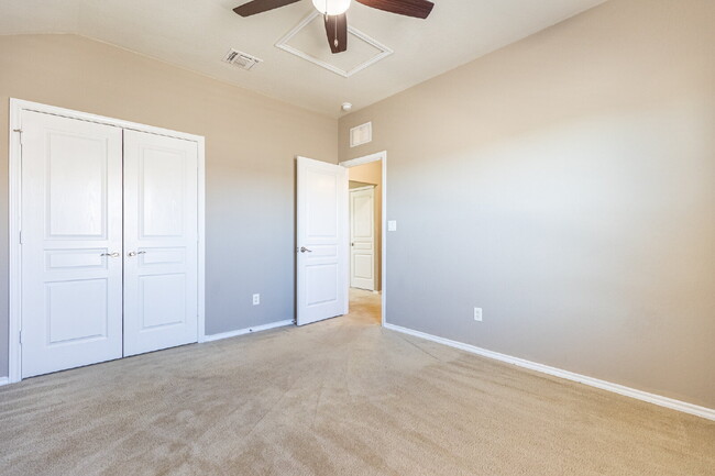 Building Photo - 27527 Paseo Mesa