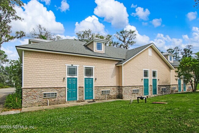 Building Photo - 1842 Paradise Moorings Blvd