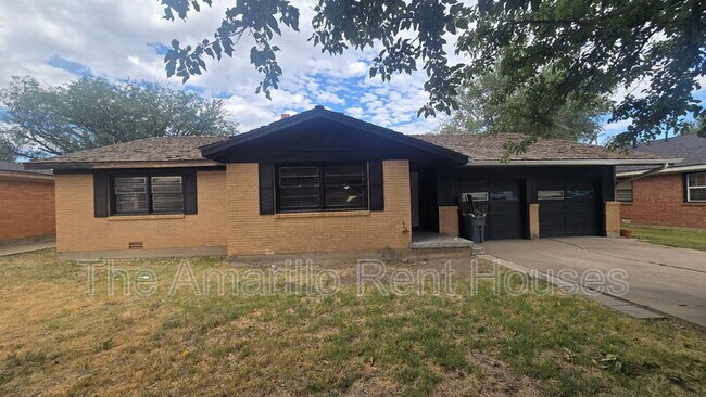 Building Photo - 3300 Fleetwood Dr