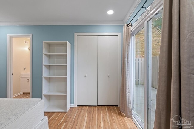 Building Photo - 4844 Huron Dr