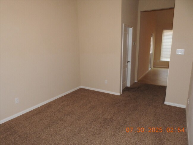 Building Photo - 3667 Raintree Village Dr