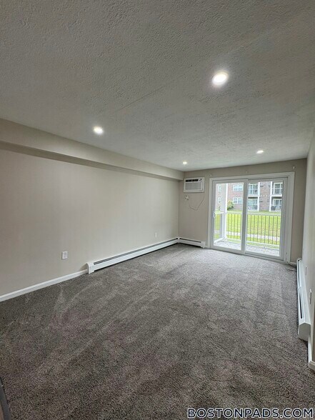 Building Photo - 15 Kenmar Dr