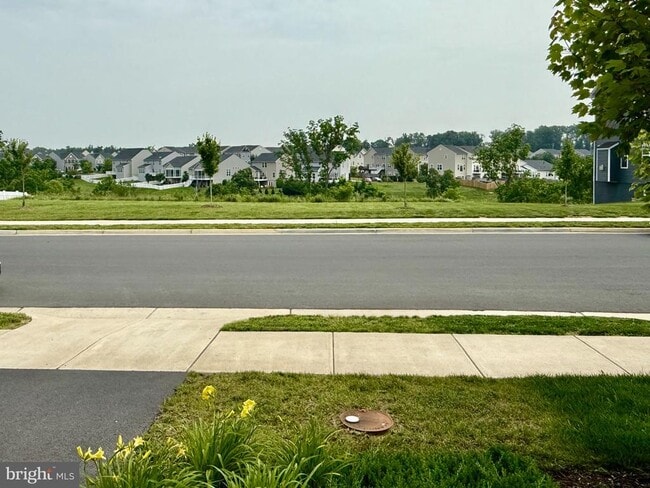 Building Photo - 242 Norland Knoll Dr