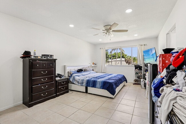 Building Photo - 5843 Woodlands Blvd