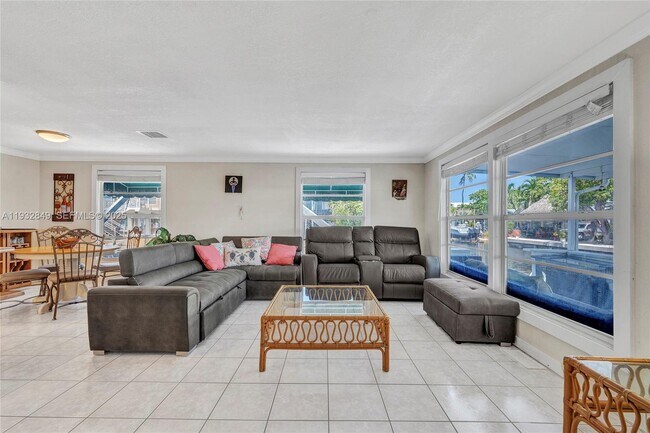 Building Photo - 203 Allen Ave