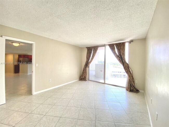 Building Photo - 1300 NE Miami Gardens Dr