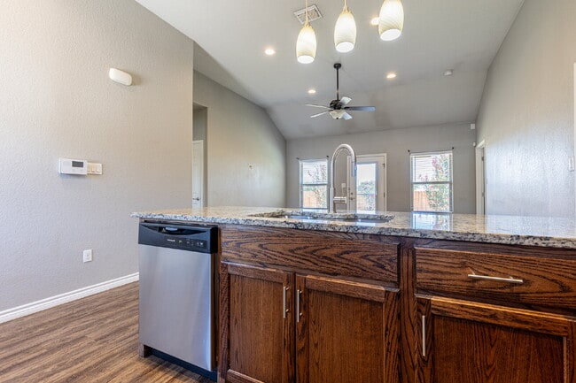 Building Photo - Charming open floor style home!