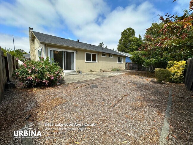 Building Photo - Spacious 4 Bedroom Home in Cotati Near SMART Train - Cosigners Welcome!