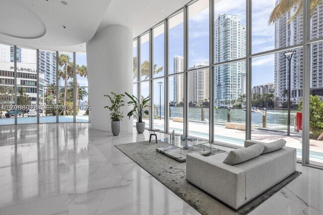 Building Photo - 300 Biscayne Blvd