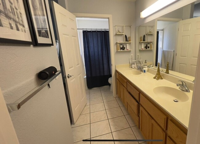 Building Photo - Spacious 3 Bedroom 2.5 Bath condo with large bonus room in Freedom Ca