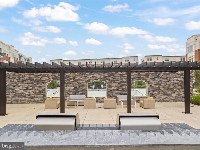 Building Photo - 10755 Fairgrounds Dr