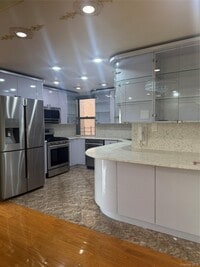 Building Photo - 61-20 Grand Central Pkwy