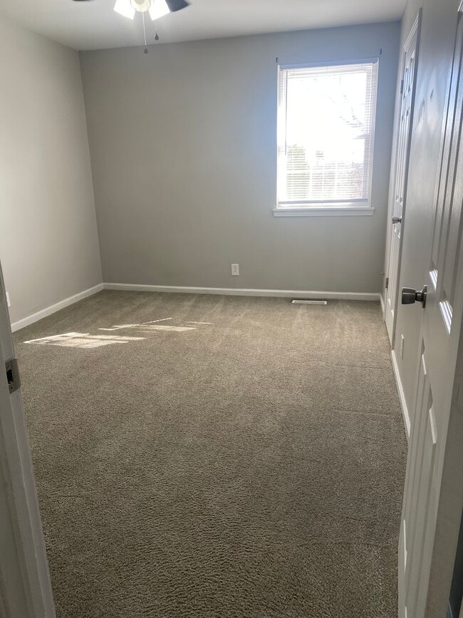 Building Photo - Single Family Home