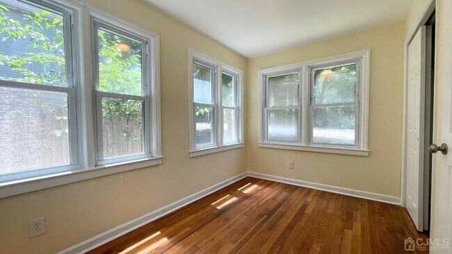 Building Photo - 408 Ryders Ln