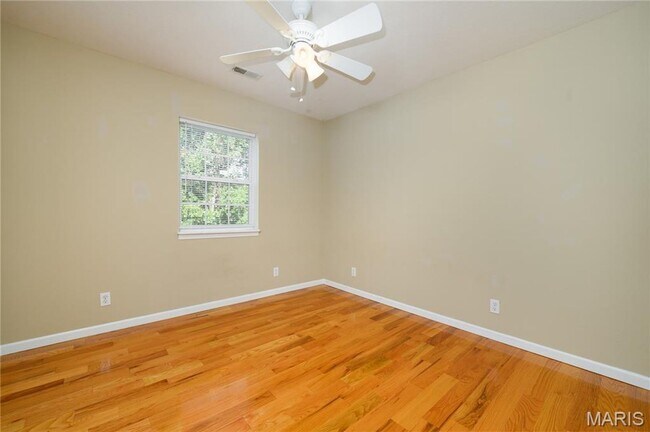 Building Photo - Amazing 4 bedroom 3.5 Bath house