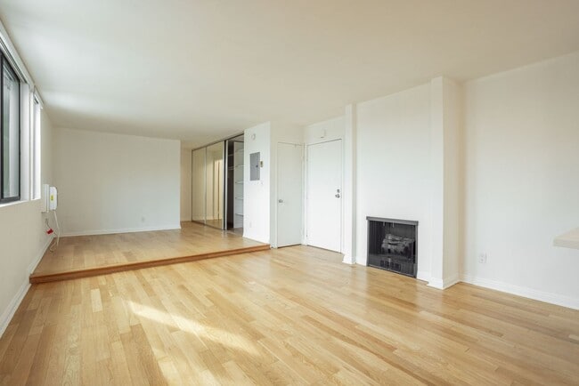 Interior Photo - West Knoll Plaza Apartments