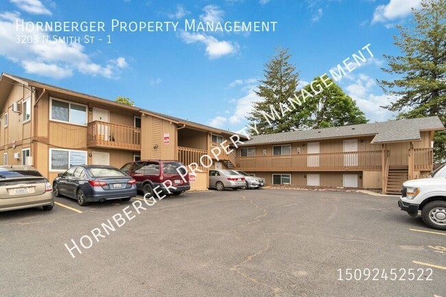 Building Photo - Spacious 2 Bed 1 Bath Apartment on The Nor...