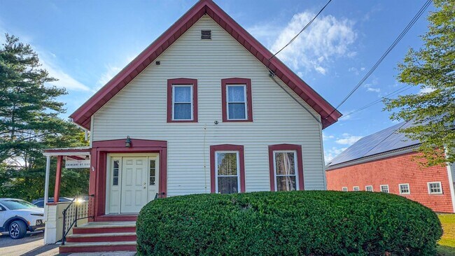 Building Photo - 24 Pleasant St