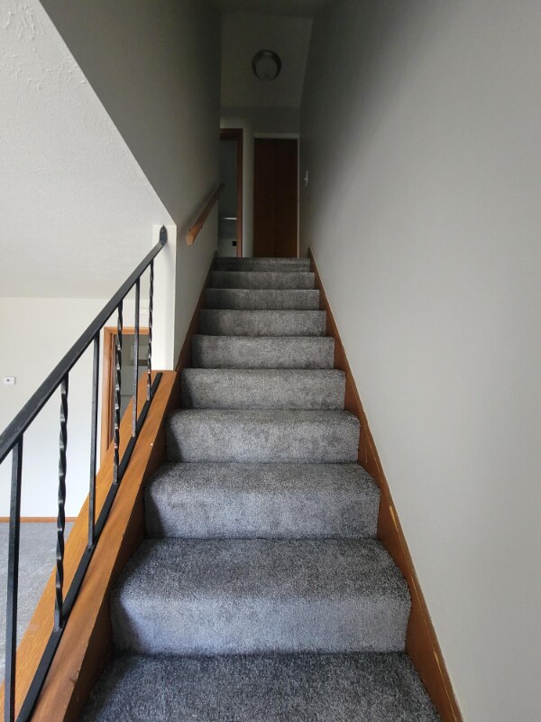 Building Photo - 331 Pershing Ave NE