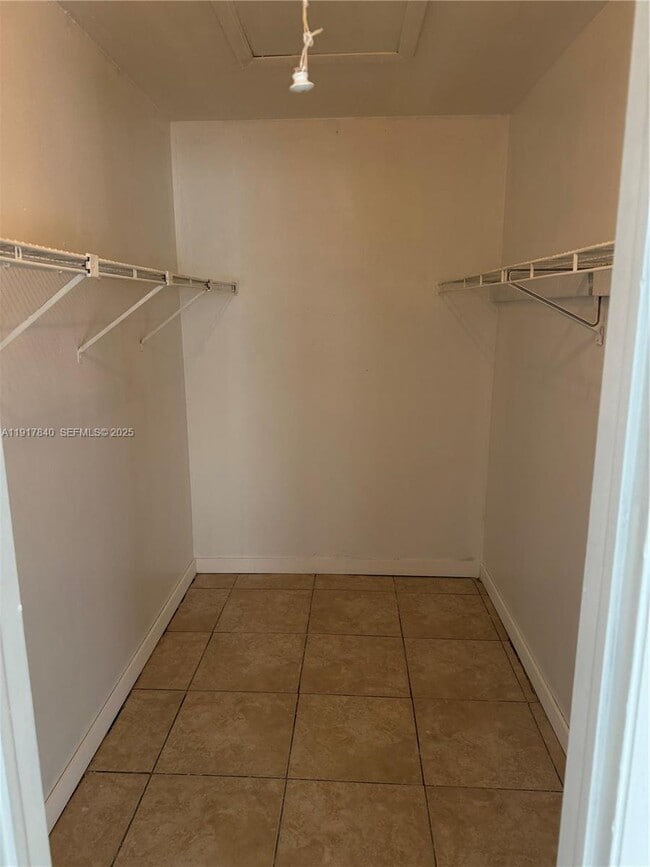 Building Photo - 4301 NW 19th St