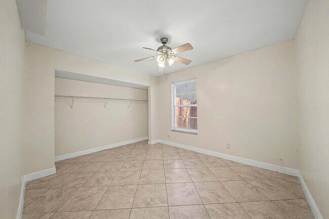 Building Photo - 5789 Woodland Point Dr