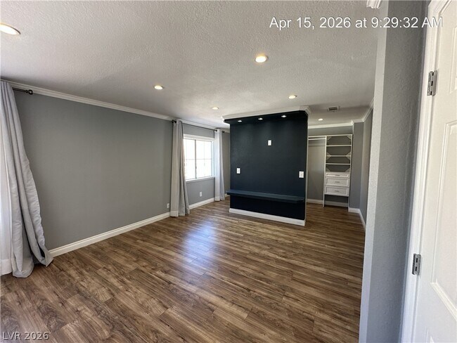 Building Photo - 8848 Hampton Green Ave