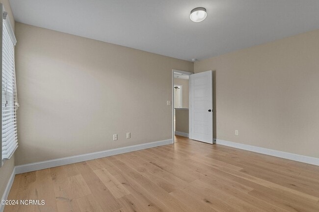 Building Photo - 204 Sandy Springs Rd