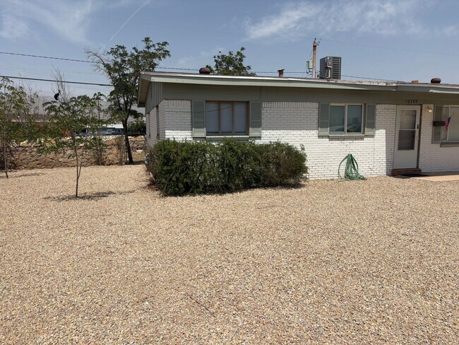 Building Photo - 10309 Shoshone St