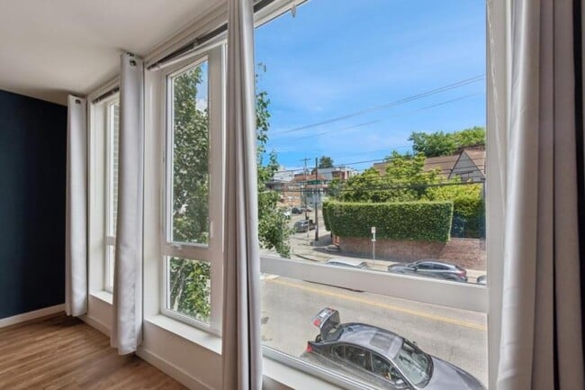 Building Photo - 1 bedroom in Seattle WA 98102