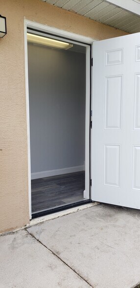 Building Photo - 5122 Lady Slipper Ave